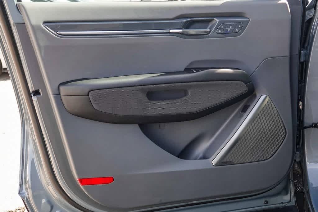 Thumbnail: 2024 Kia EV9 - 19