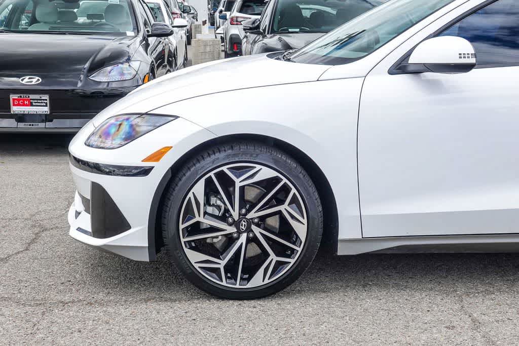 Thumbnail: 2023 Hyundai Ioniq 6 - 9