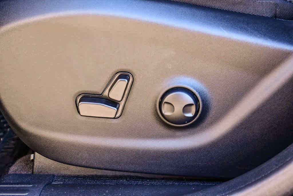 Thumbnail: 2022 Jeep Cherokee - 29