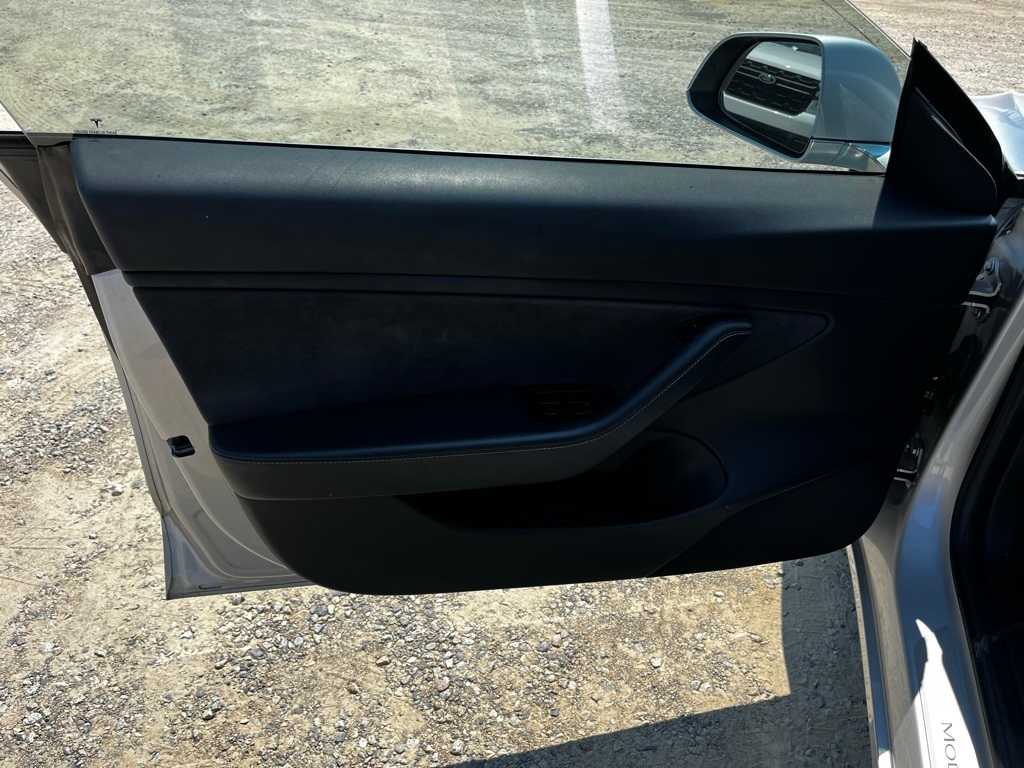 Thumbnail: 2018 Tesla Model 3 - 13