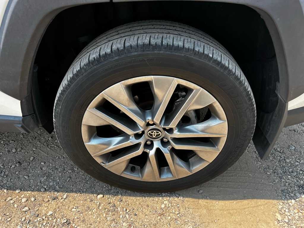 Thumbnail: 2022 Toyota RAV4 - 9