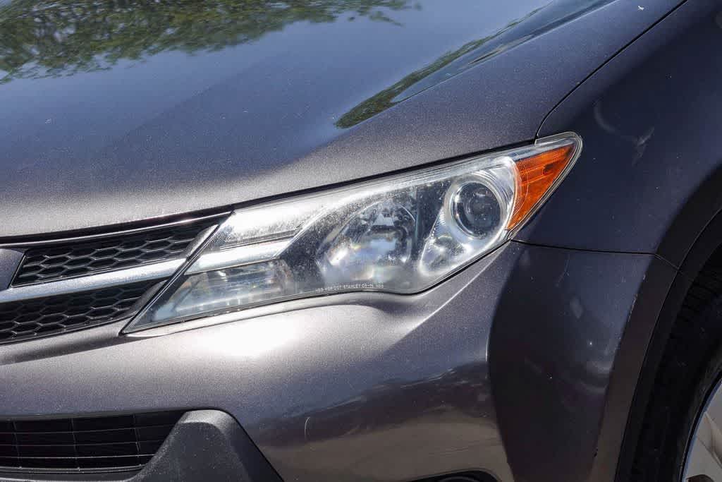 Thumbnail: 2015 Toyota RAV4 - 8