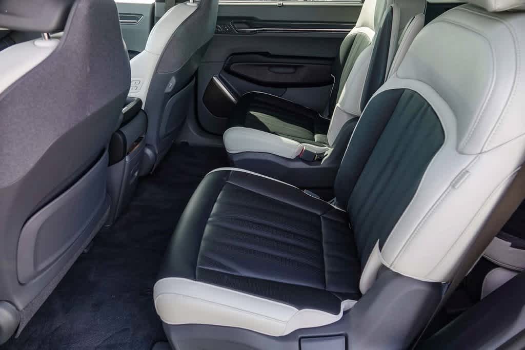 Thumbnail: 2024 Kia EV9 - 17