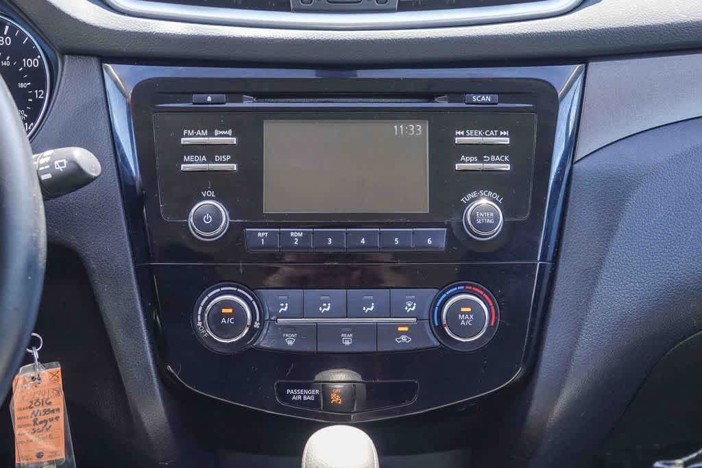 Thumbnail: 2016 Nissan Rogue - 7