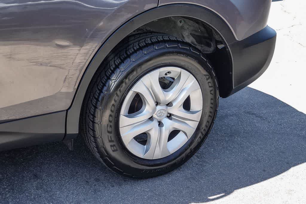 Thumbnail: 2015 Toyota RAV4 - 10