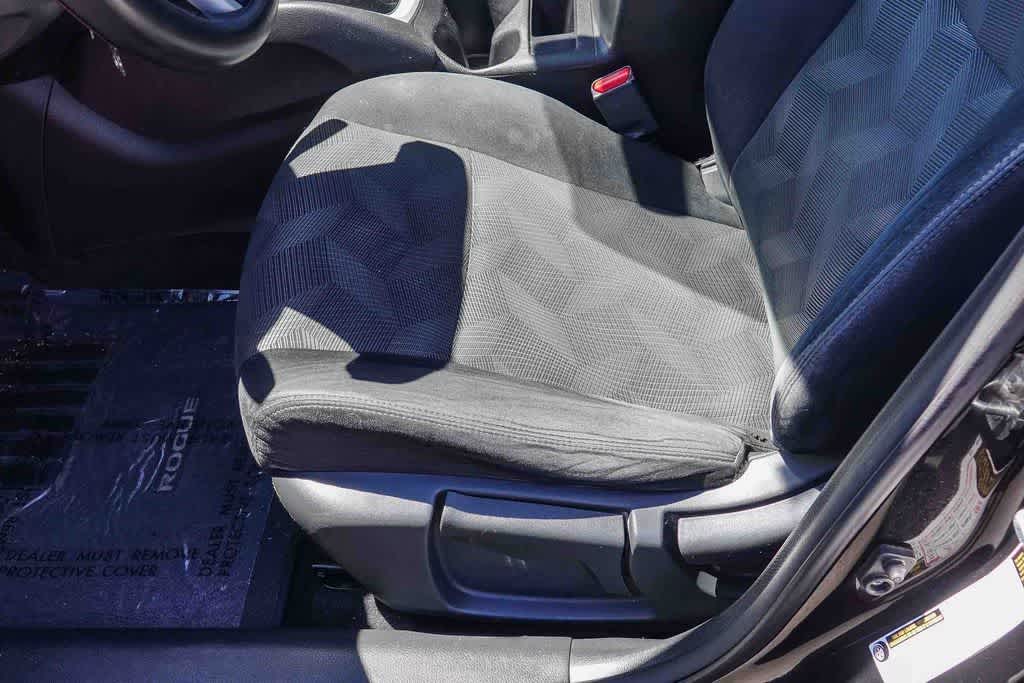 Thumbnail: 2016 Nissan Rogue - 15