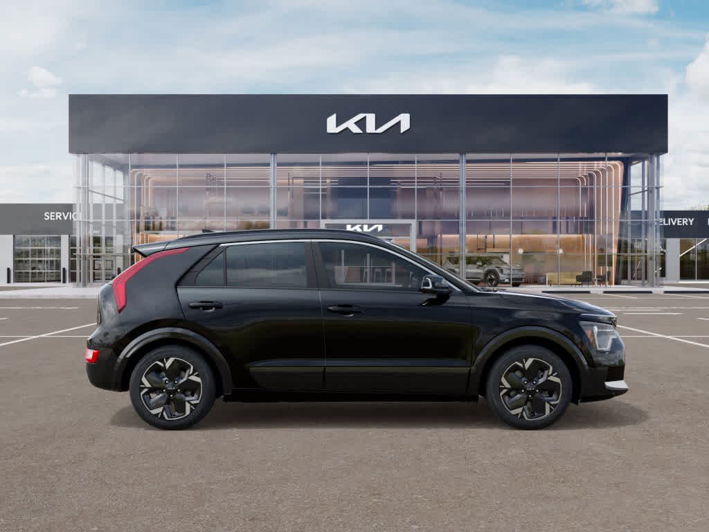Thumbnail: 2025 Kia Niro - 7