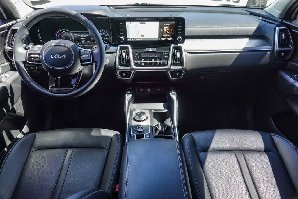 Thumbnail: 2023 Kia Sorento - 11