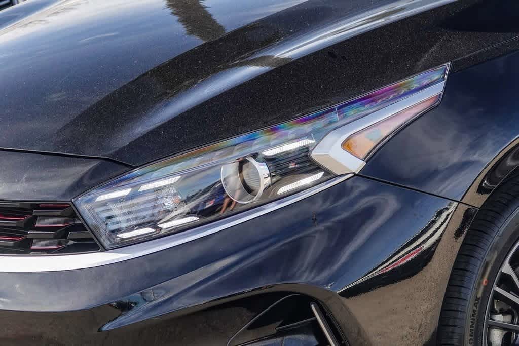 Thumbnail: 2023 Kia Forte - 8