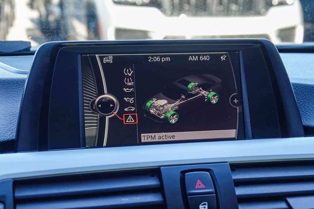 Thumbnail: 2013 BMW 3 Series - 23