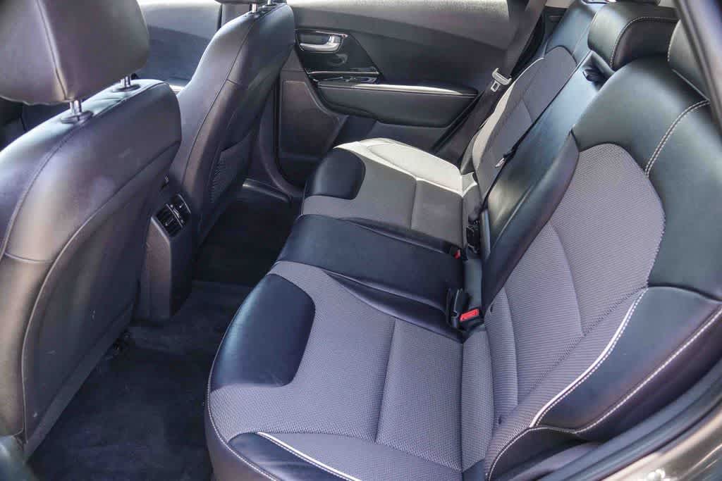 Thumbnail: 2022 Kia Niro - 17