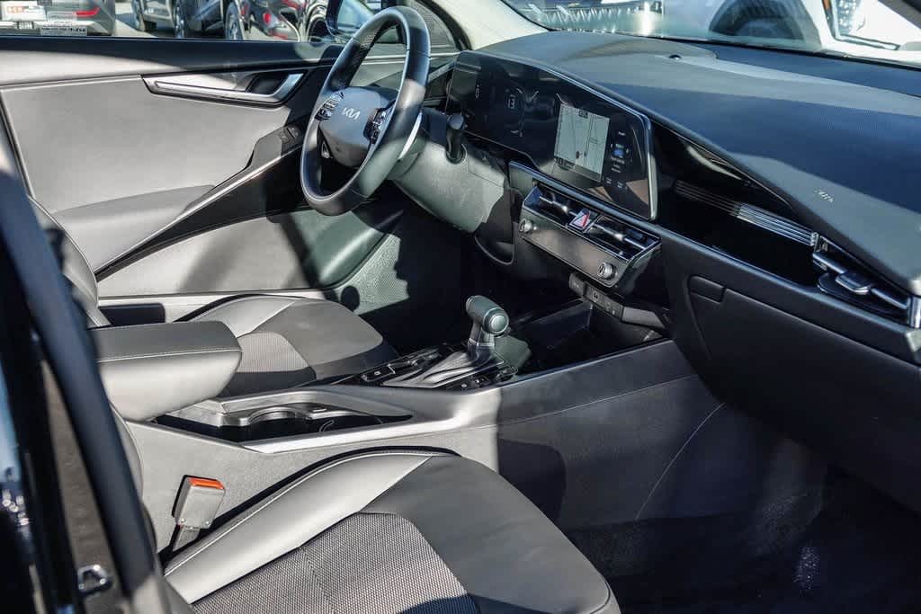 Thumbnail: 2023 Kia Niro - 15