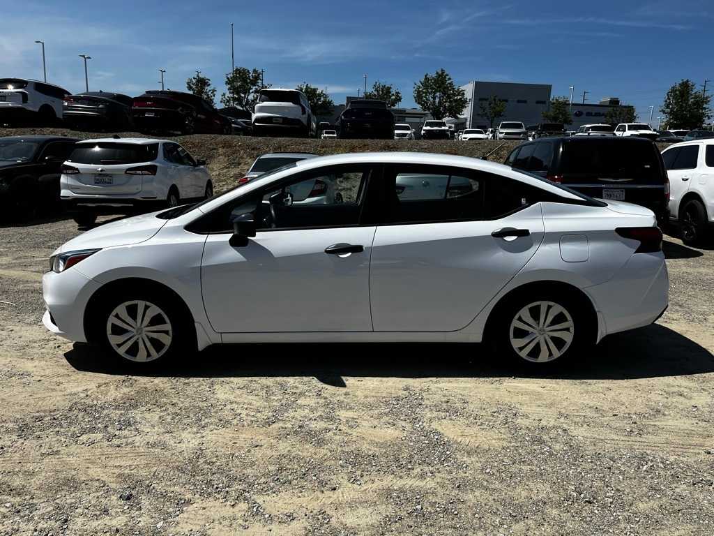2020 Nissan Versa S 8