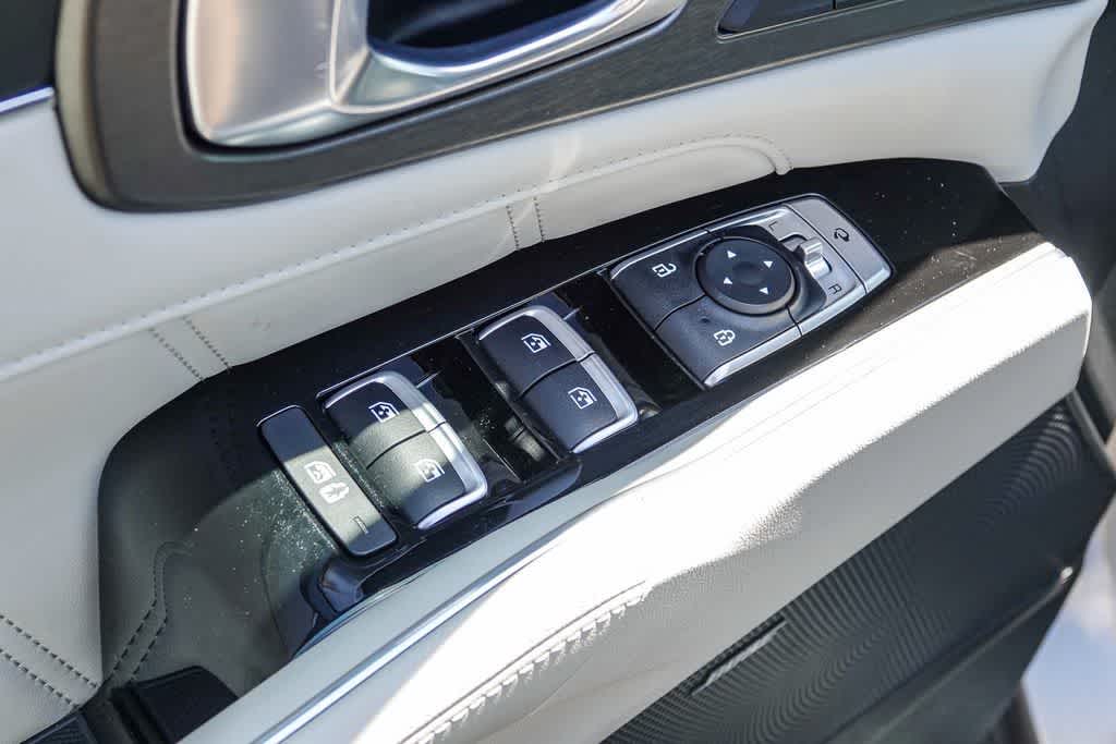 Thumbnail: 2023 Kia Sorento - 20