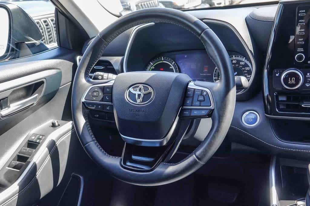 Thumbnail: 2021 Toyota Highlander - 12