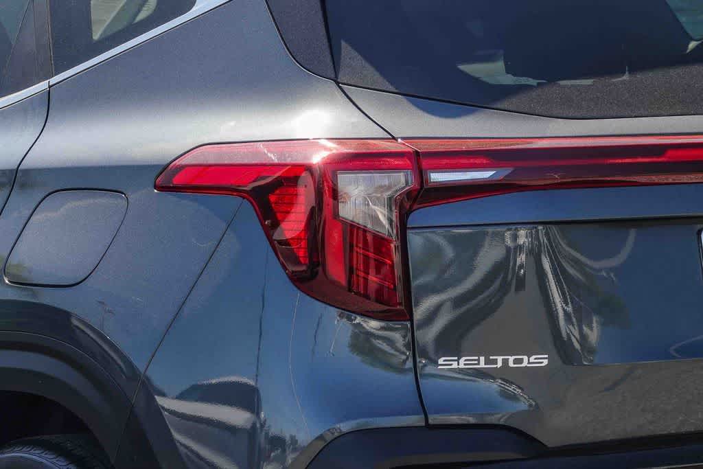 2024 Kia Seltos EX photo 6