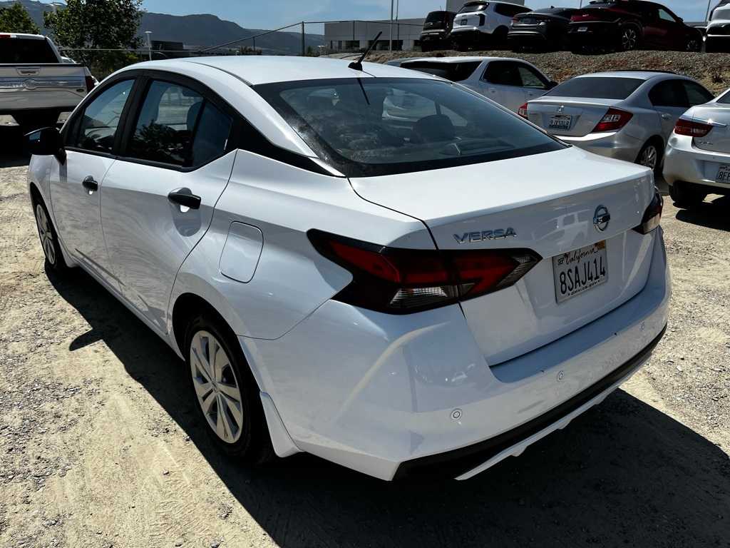 2020 Nissan Versa S 7