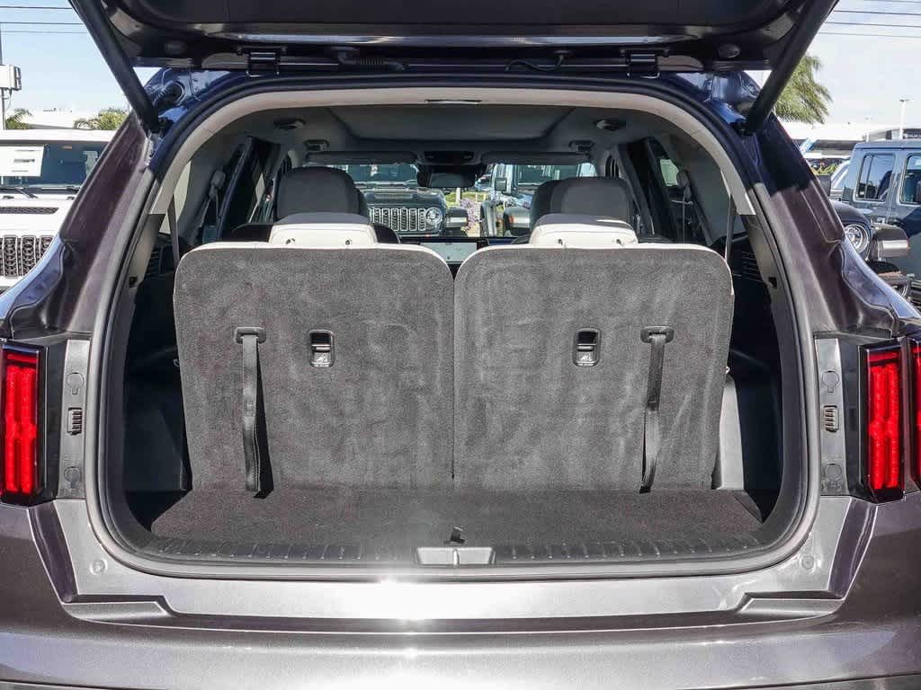 Thumbnail: 2023 Kia Sorento - 26