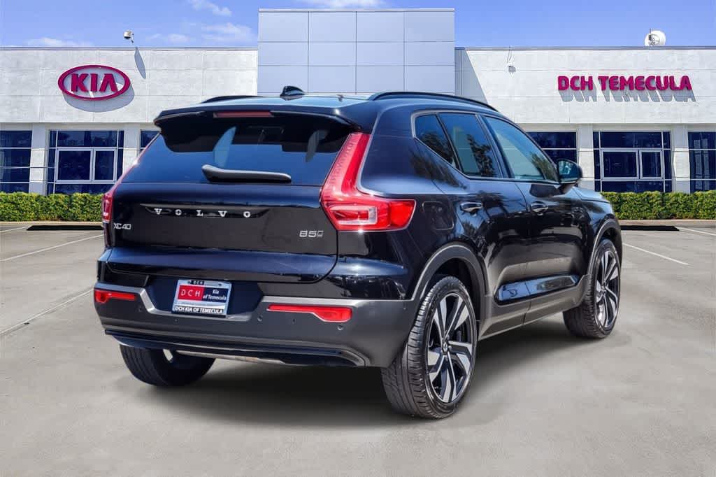 Thumbnail: 2024 Volvo XC40 - 3