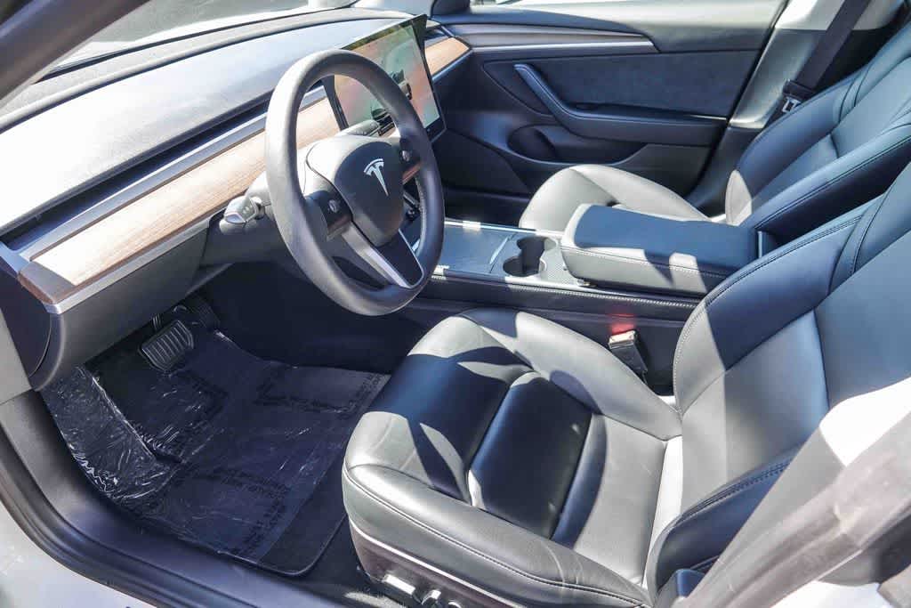 Thumbnail: 2022 Tesla Model 3 - 15