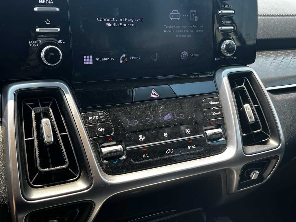 Thumbnail: 2021 Kia Sorento - 17