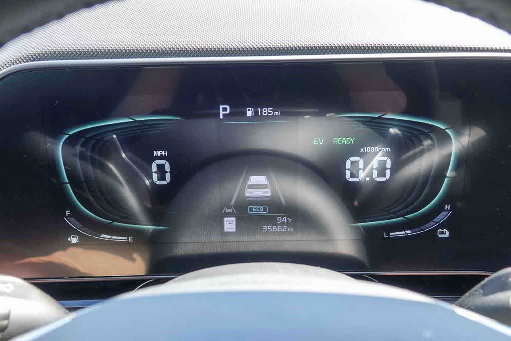 Thumbnail: 2023 Kia Niro - 23