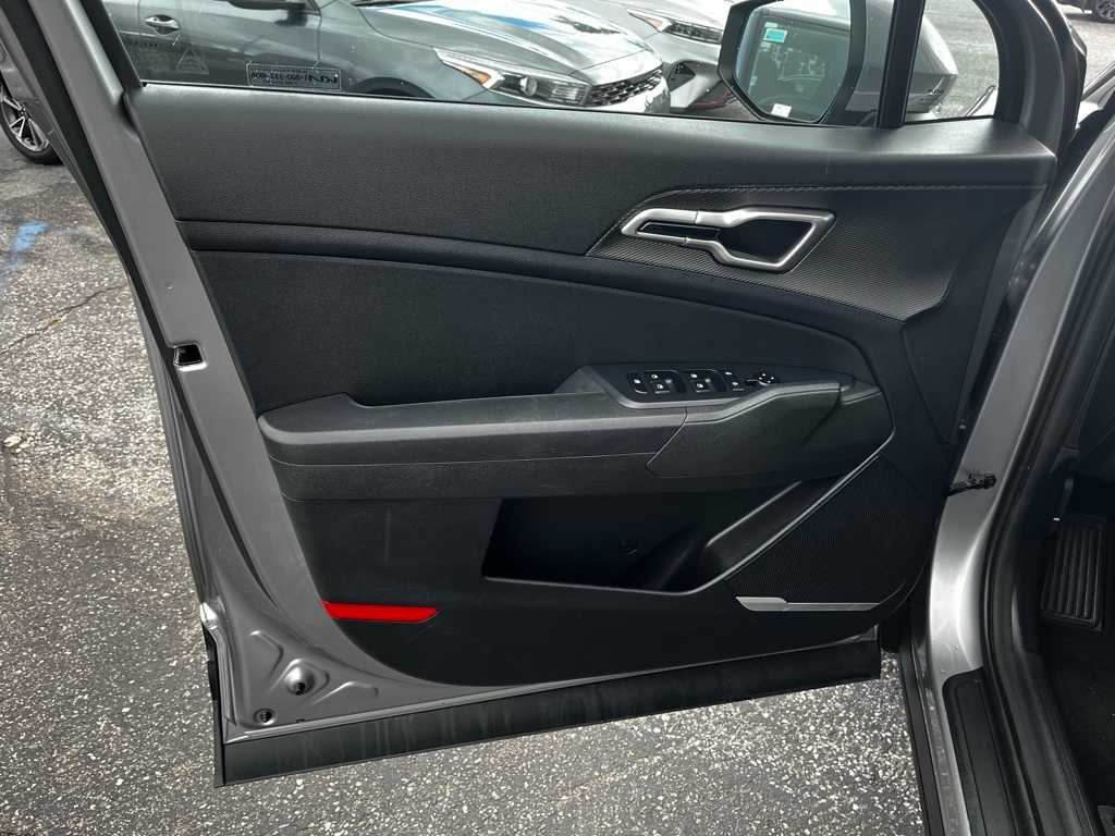 Thumbnail: 2023 Kia Sportage - 13