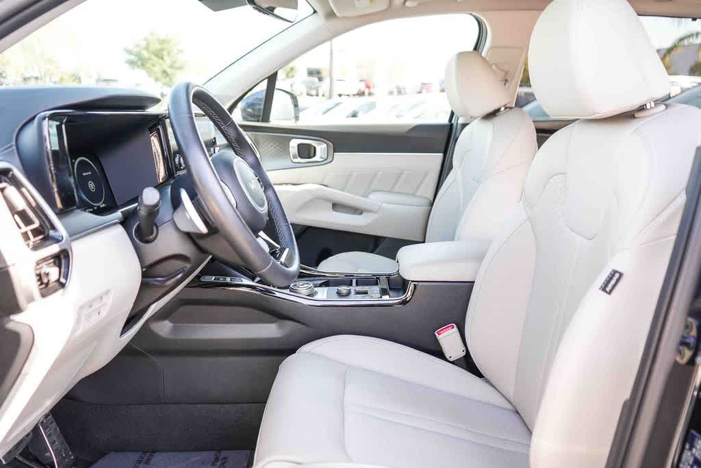 Thumbnail: 2024 Kia Sorento - 17