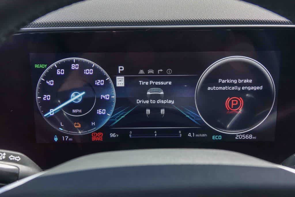 Thumbnail: 2023 Kia Niro - 23