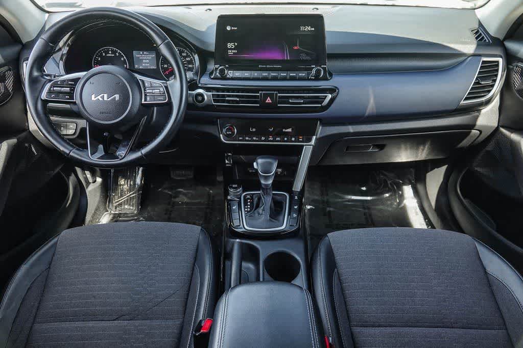 Thumbnail: 2022 Kia Seltos - 11