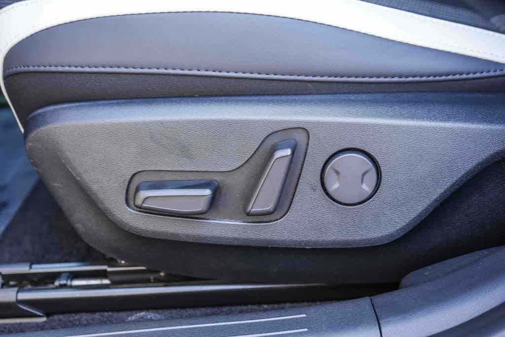 Thumbnail: 2023 Kia EV6 - 20