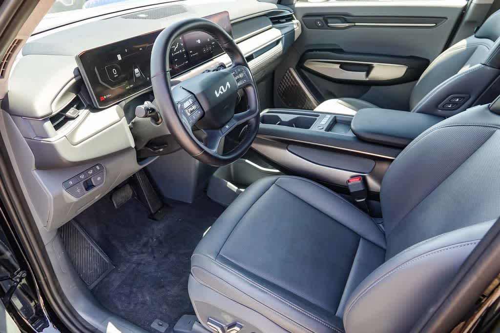 Thumbnail: 2024 Kia EV9 - 16