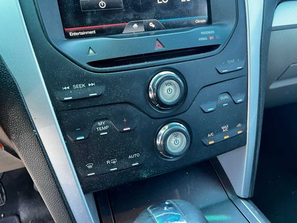 Thumbnail: 2011 Ford Explorer - 16