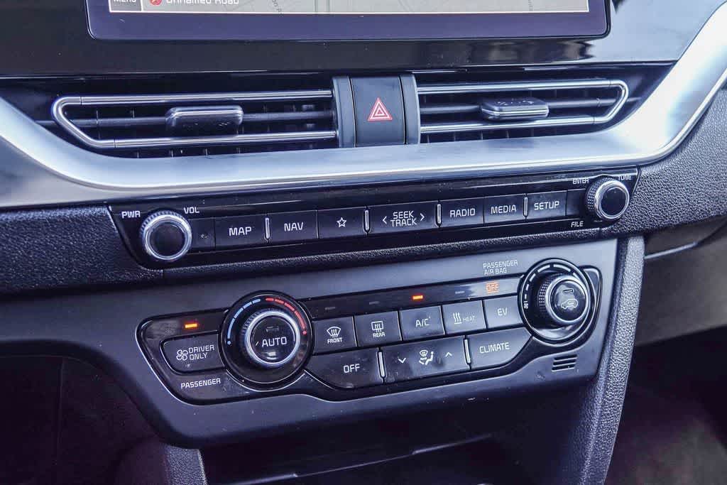 Thumbnail: 2022 Kia Niro - 22