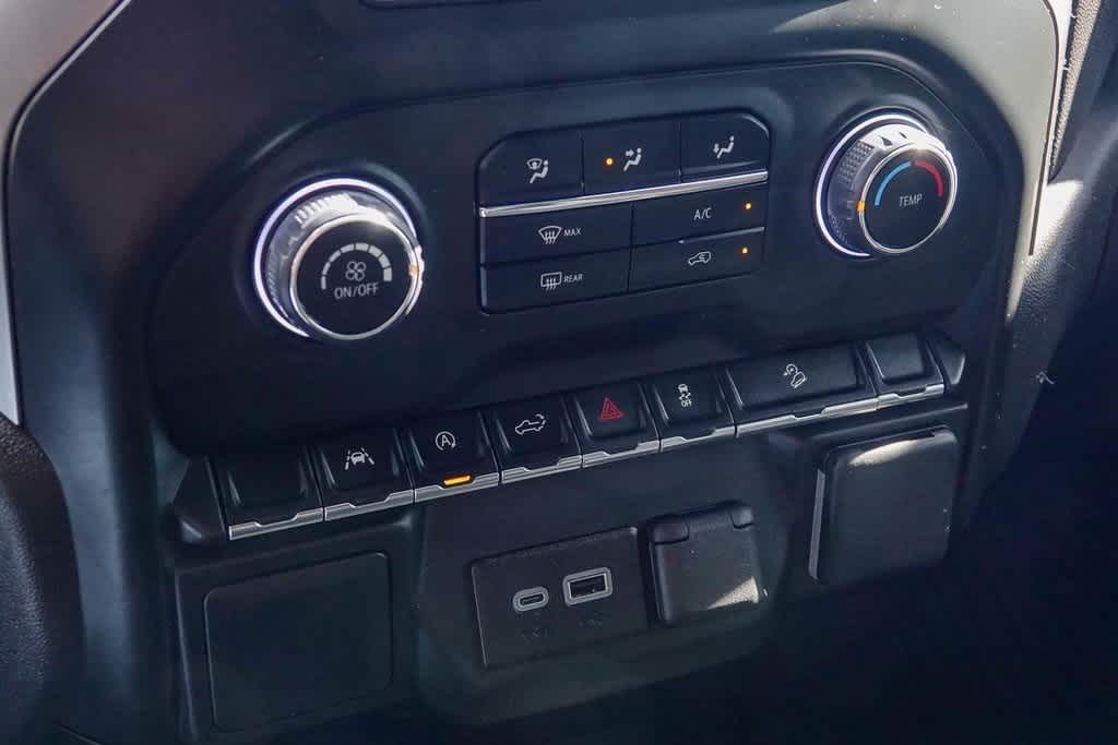 Thumbnail: 2024 Chevrolet Silverado 1500 - 24