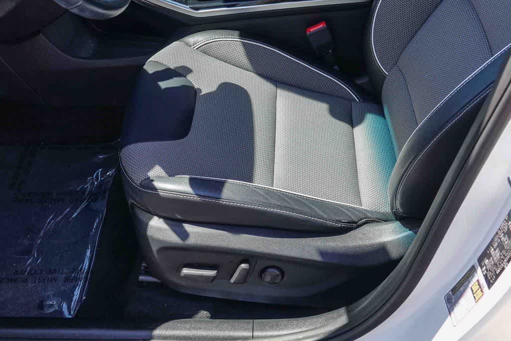 Thumbnail: 2022 Kia Niro - 20