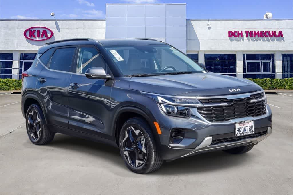 2024 Kia Seltos EX photo 2