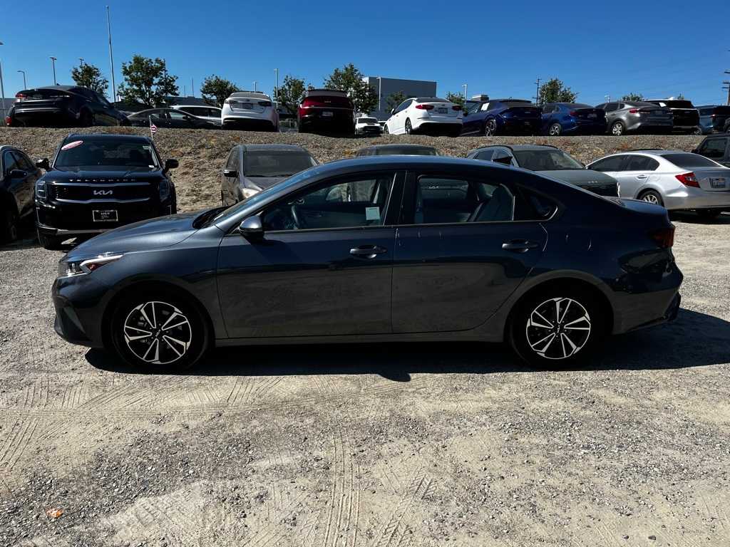 Thumbnail: 2023 Kia Forte - 8