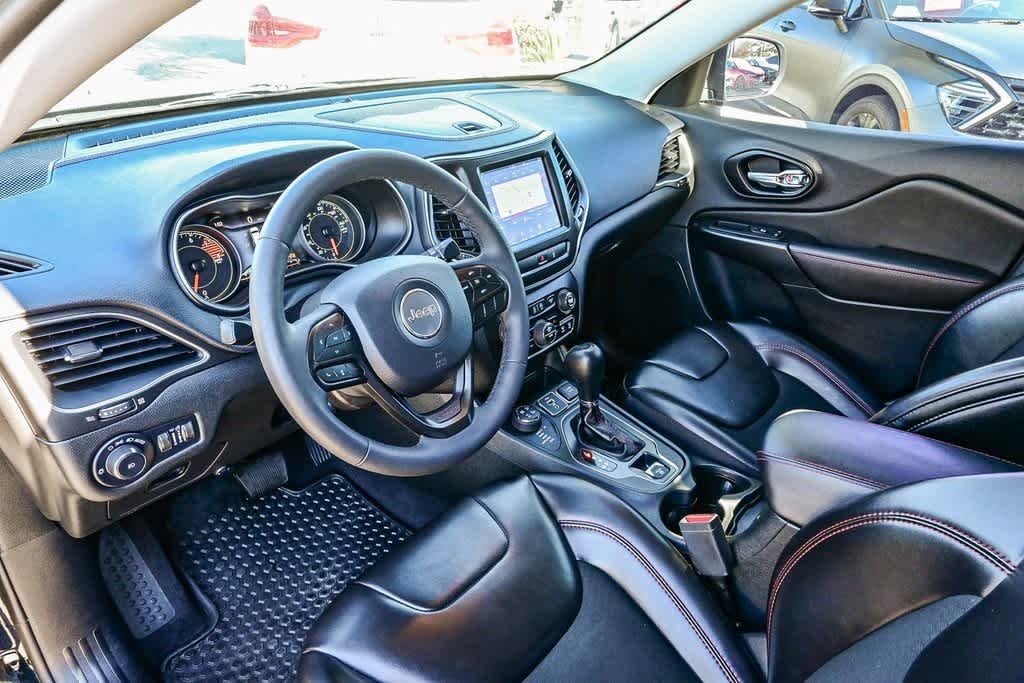 Thumbnail: 2022 Jeep Cherokee - 16