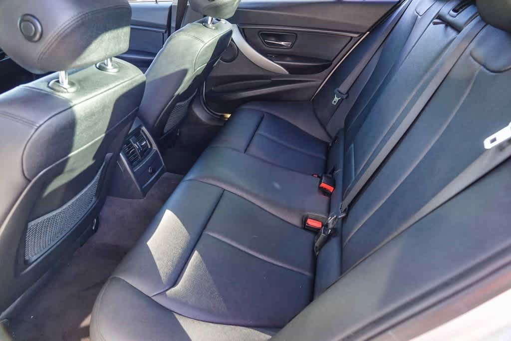 Thumbnail: 2013 BMW 3 Series - 17