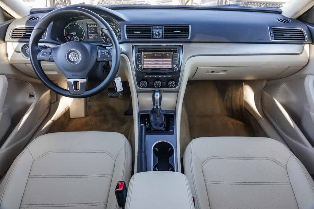 Thumbnail: 2014 Volkswagen Passat - 11