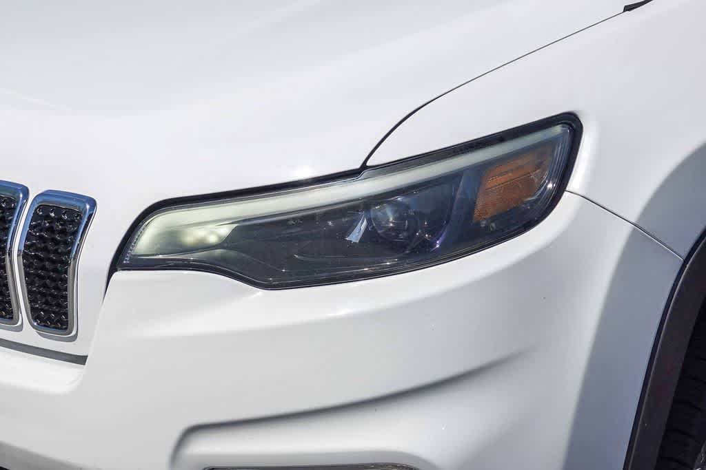 Thumbnail: 2019 Jeep Cherokee - 8