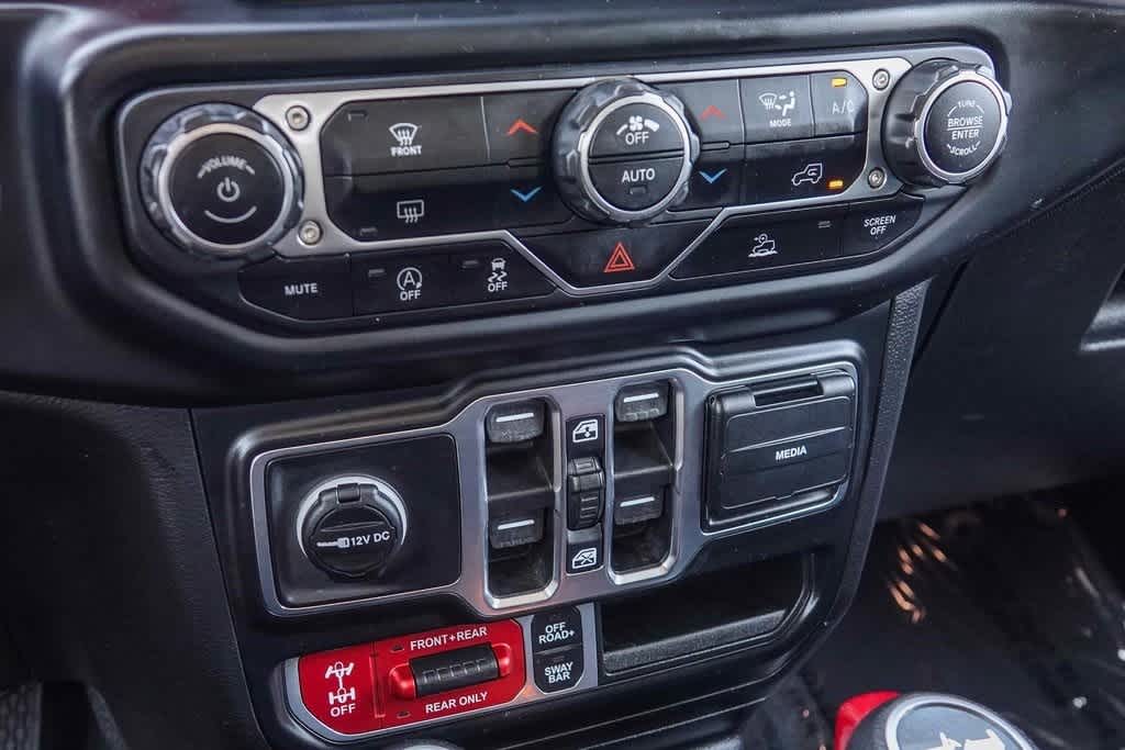 Thumbnail: 2021 Jeep Wrangler - 21