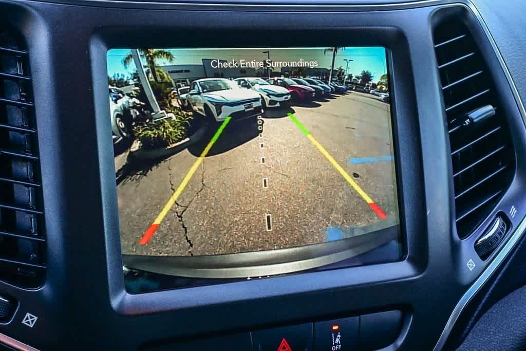 Thumbnail: 2022 Jeep Cherokee - 34