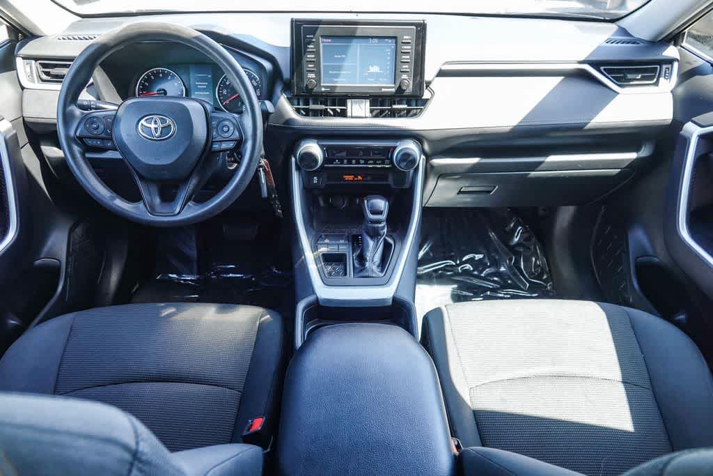Thumbnail: 2020 Toyota RAV4 - 11