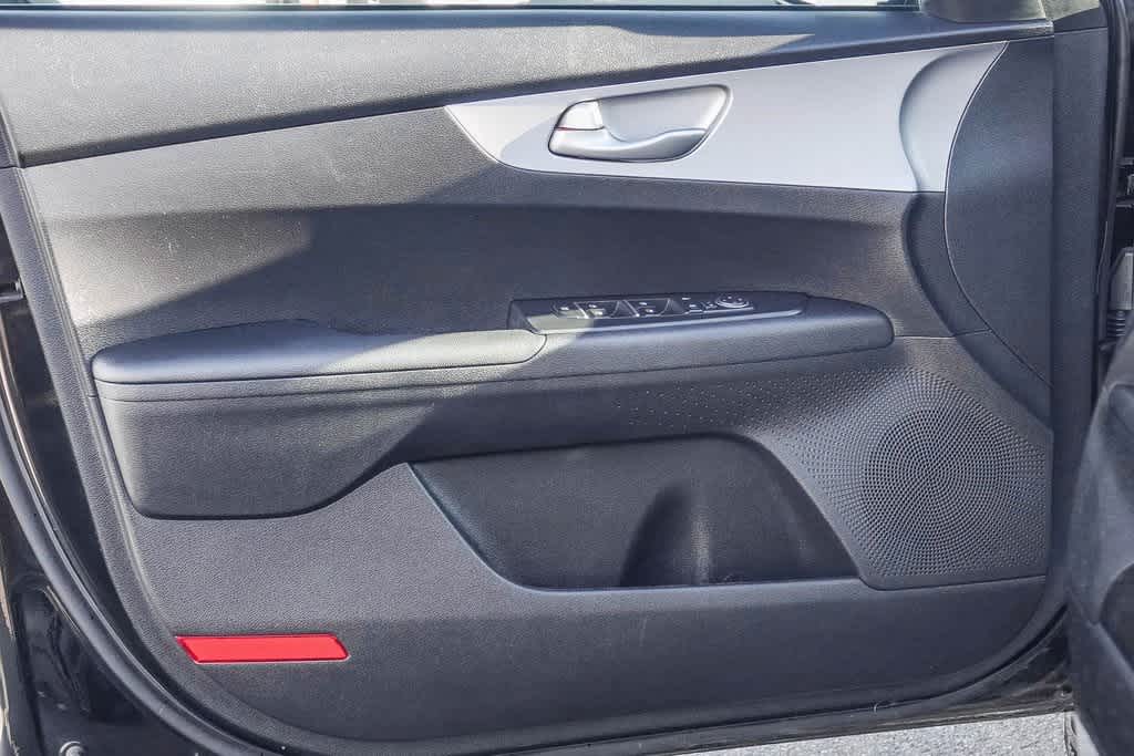 Thumbnail: 2024 Kia Forte - 19