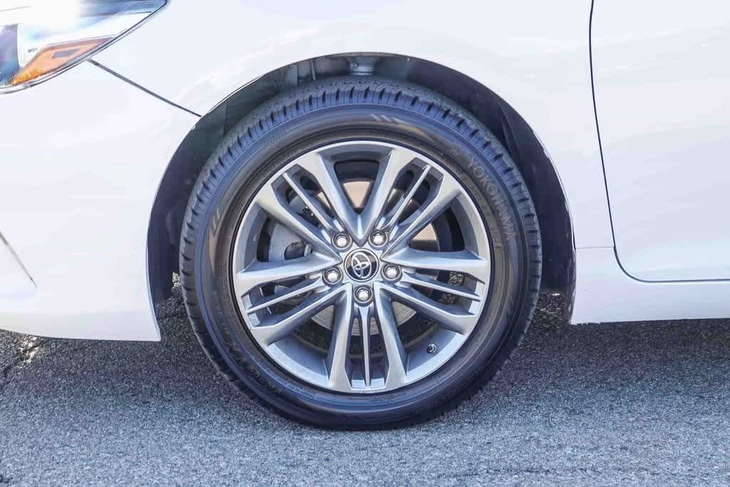 Thumbnail: 2017 Toyota Camry - 10