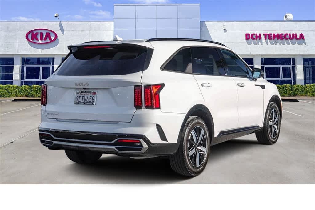 Thumbnail: 2023 Kia Sorento - 4
