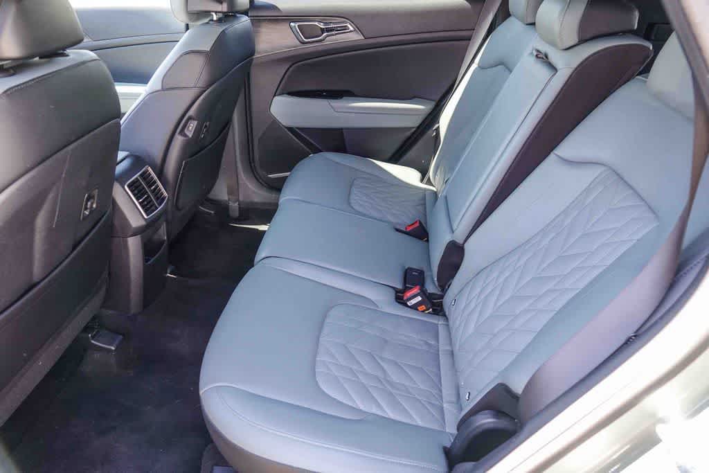 Thumbnail: 2023 Kia Sportage - 16