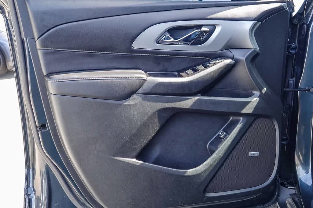 Thumbnail: 2020 Chevrolet Traverse - 19